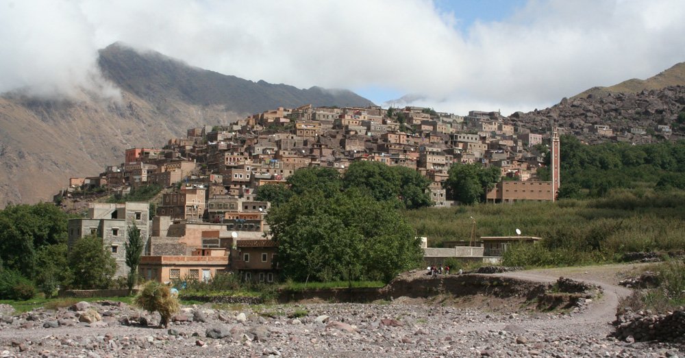 Das Dorf Aroumd vor dem Djebel Toubkal