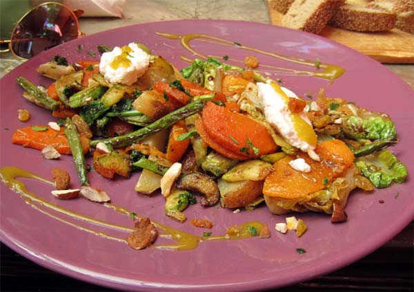 Essen im Earth Cafe Marrakesch, Marokko