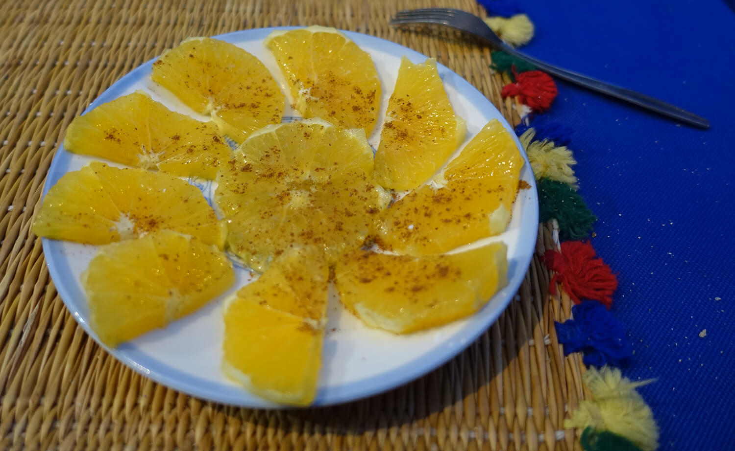 Typisches Dessert: Orange mit Zimt