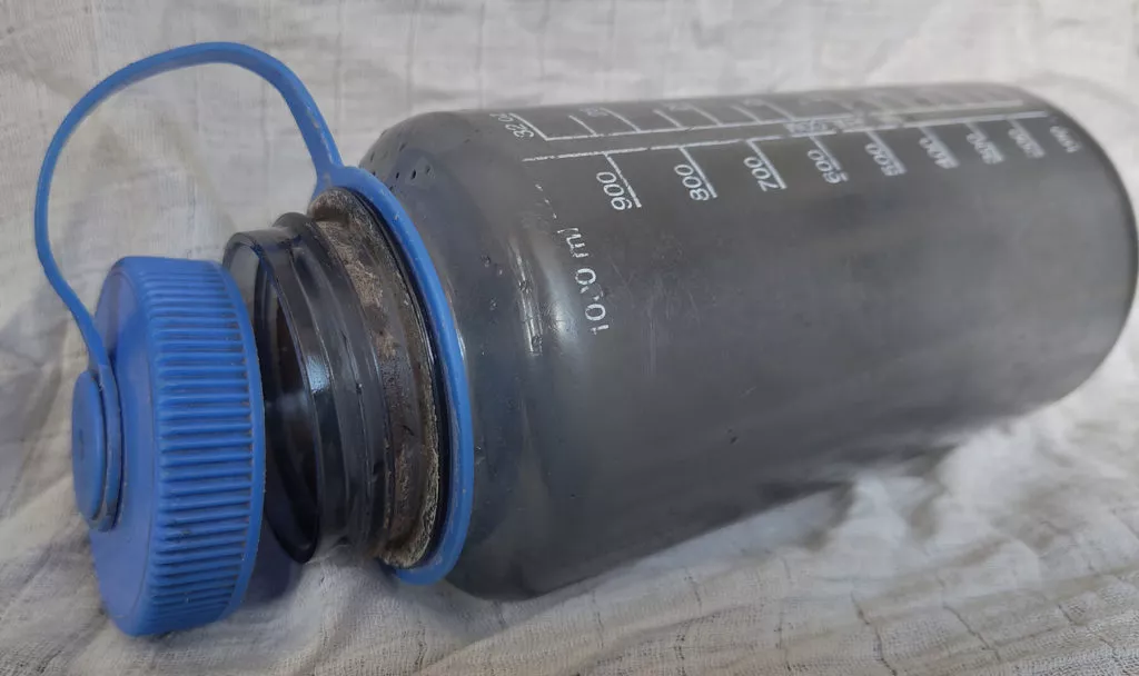 Schmutzige Nalgene Trinkflasche